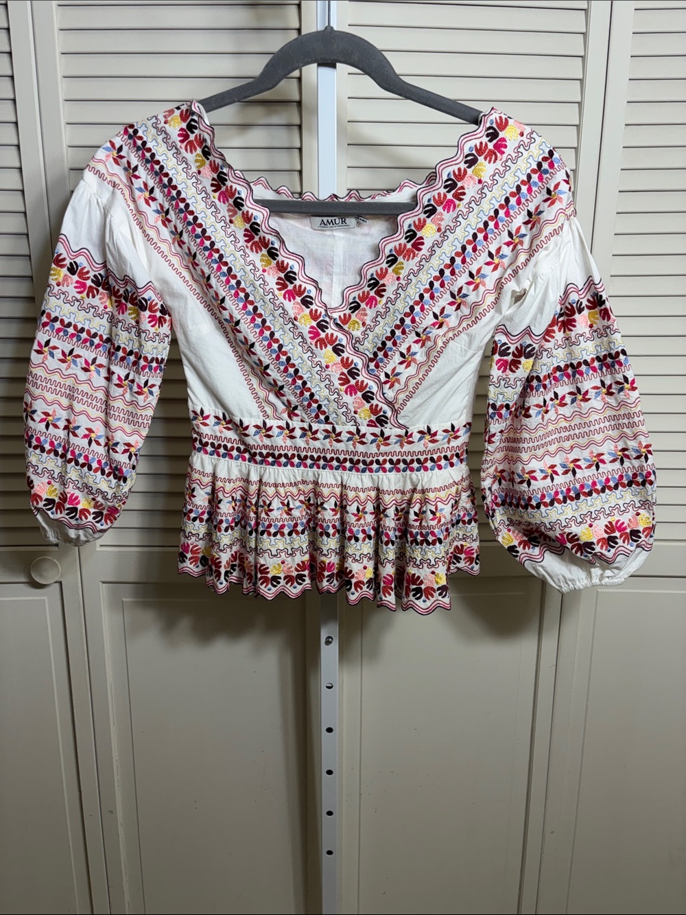 AMUR Multicolor Floral-Embroidered V-Neck Peplum Blouse ALMA Top Small